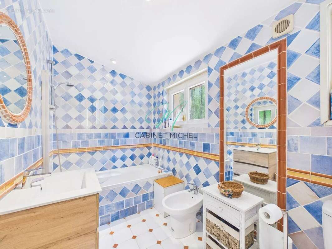 Maison à ROQUEFORT-LES-PINS