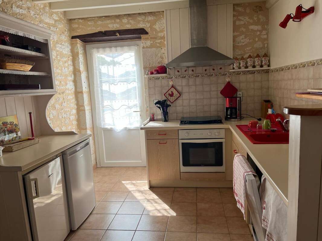 Maison 218 m² à Castillonnes  - photo 9