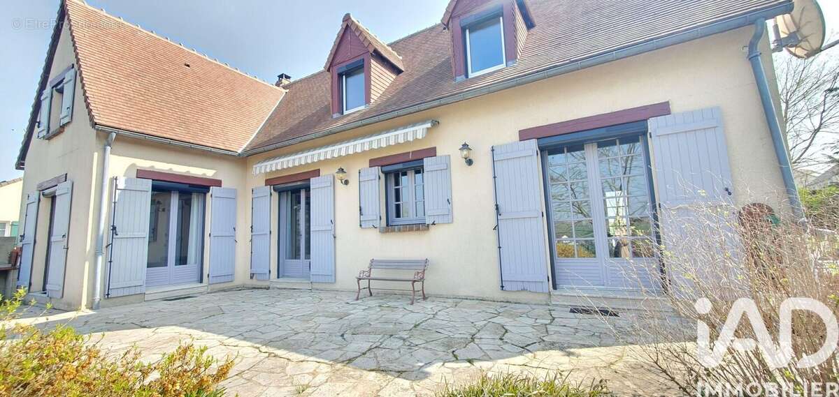 Maison 145 m² à Saint-Calais  - photo 9