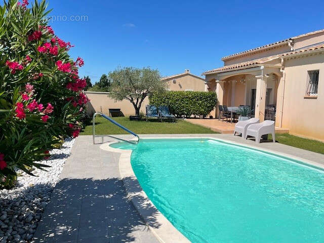 Maison à SAINT-LAURENT-DES-ARBRES