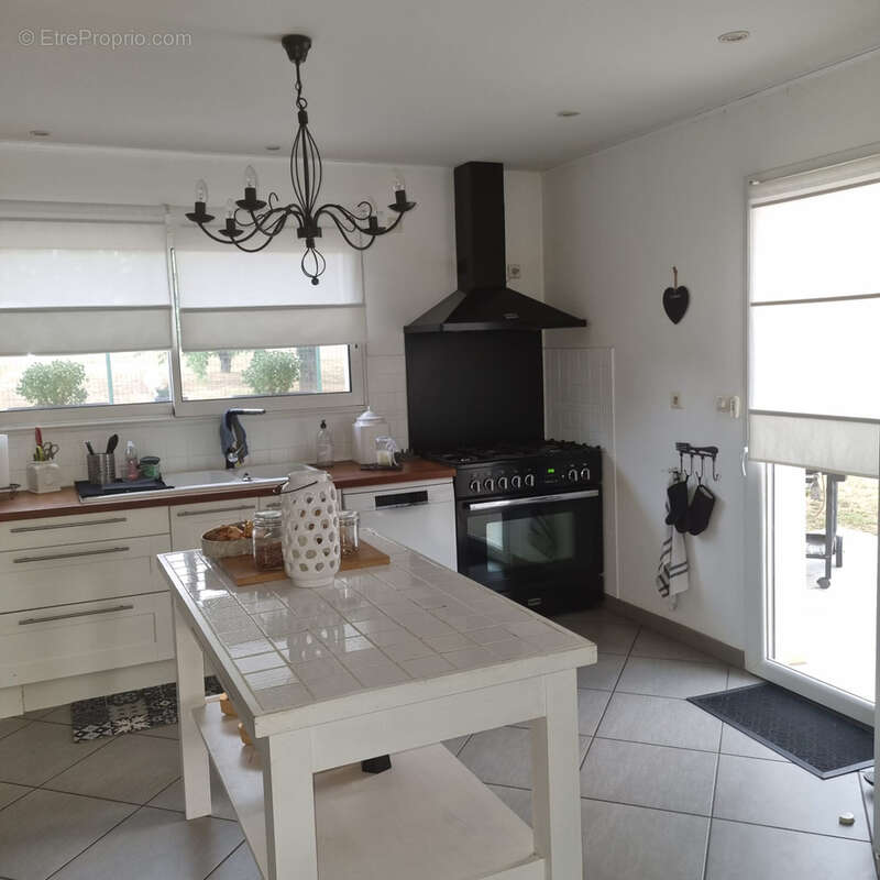 NOUVEAUTE : sur la commune de VILLE SOUS ANJOU, belle maison moderne, piscine, parcelle de terrain 1200m2 - photo 8
