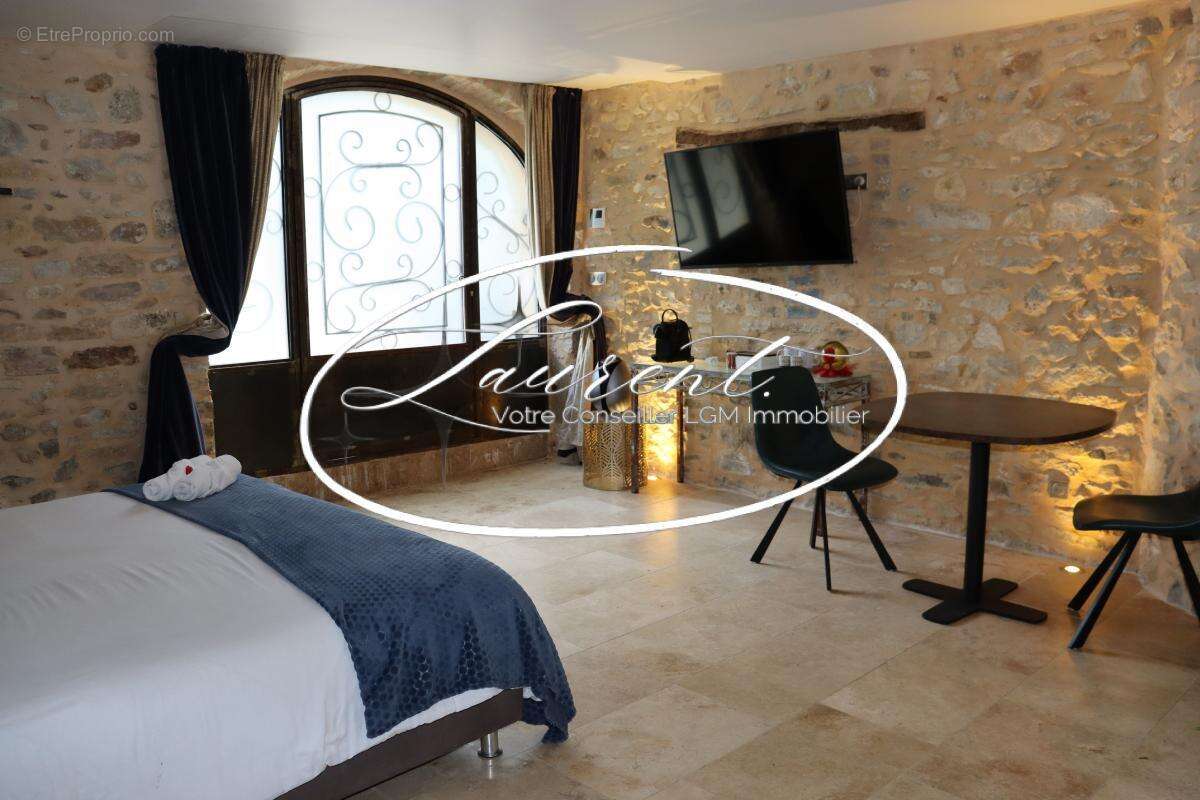 Maison à VEZENOBRES