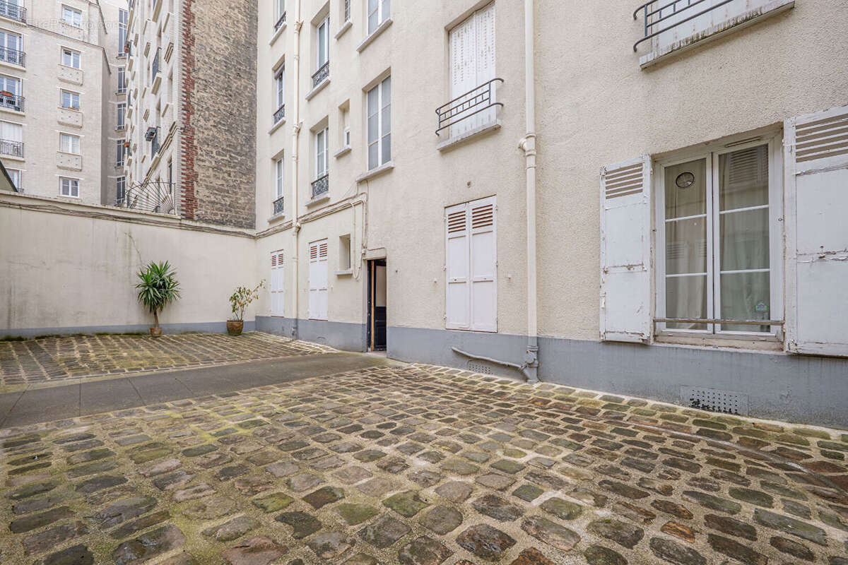Appartement à PARIS-17E