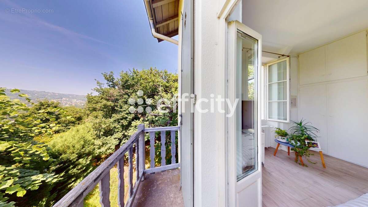 Appartement à FONTAINES-SUR-SAONE