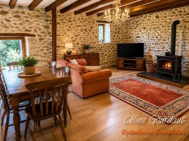 Maison à EYMOUTIERS