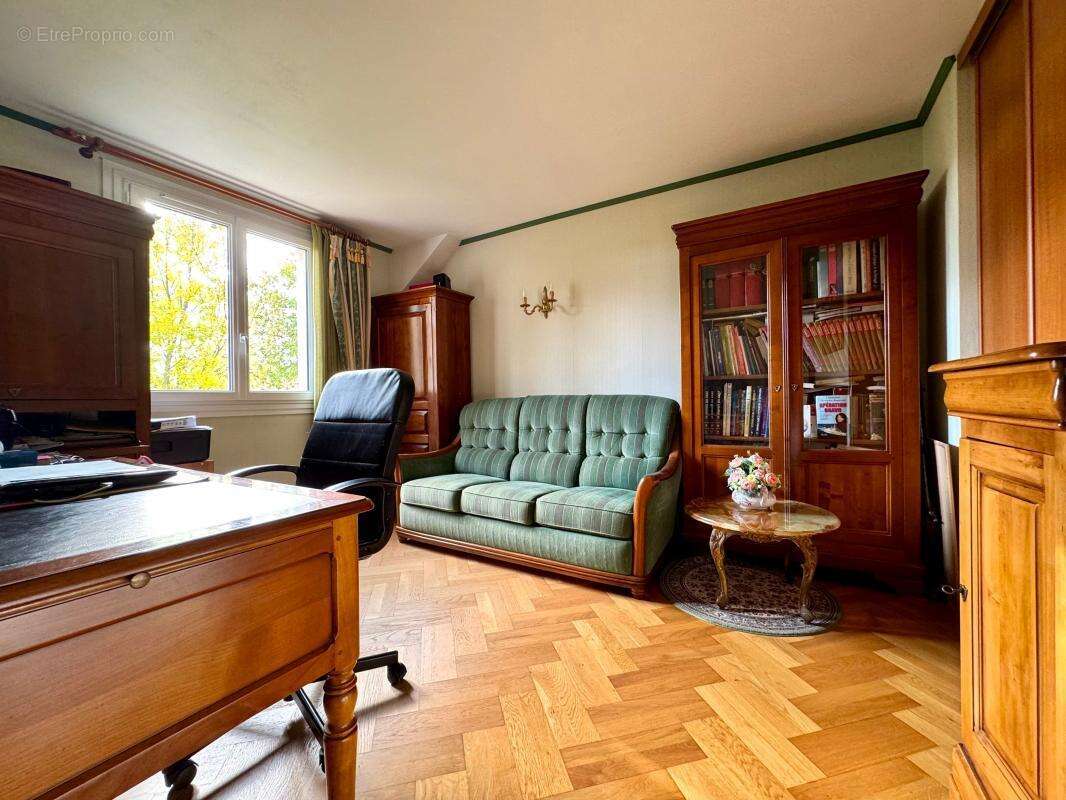 Maison à MAROLLES-EN-HUREPOIX