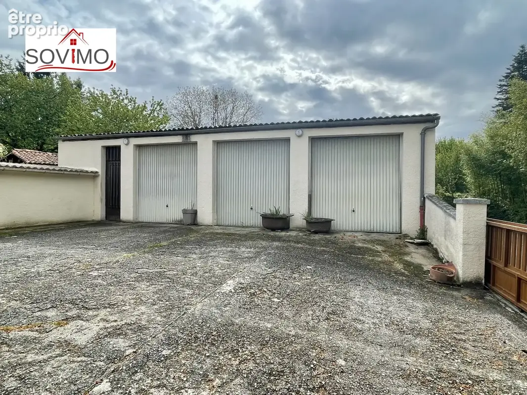 Maison de ville tout confort avec cour et grand garage, 5 chambres. - photo 25