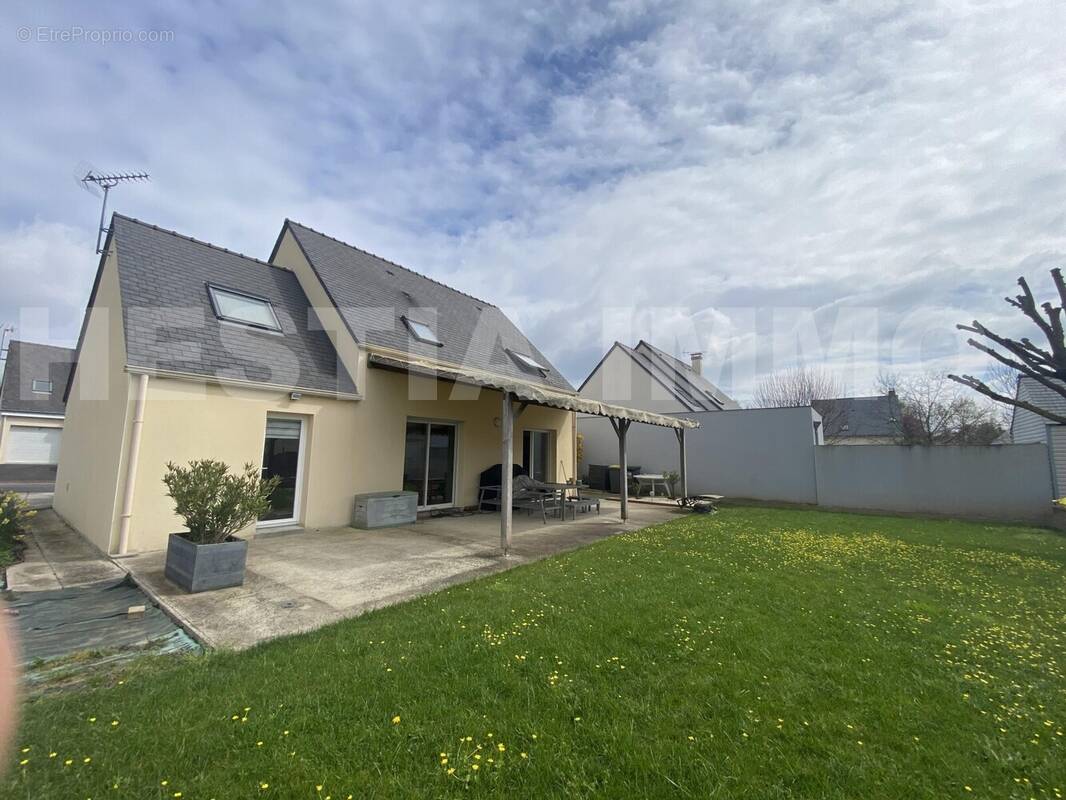 arrière - Maison à SAINT-GEREON