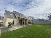 arrière - Maison à SAINT-GEREON