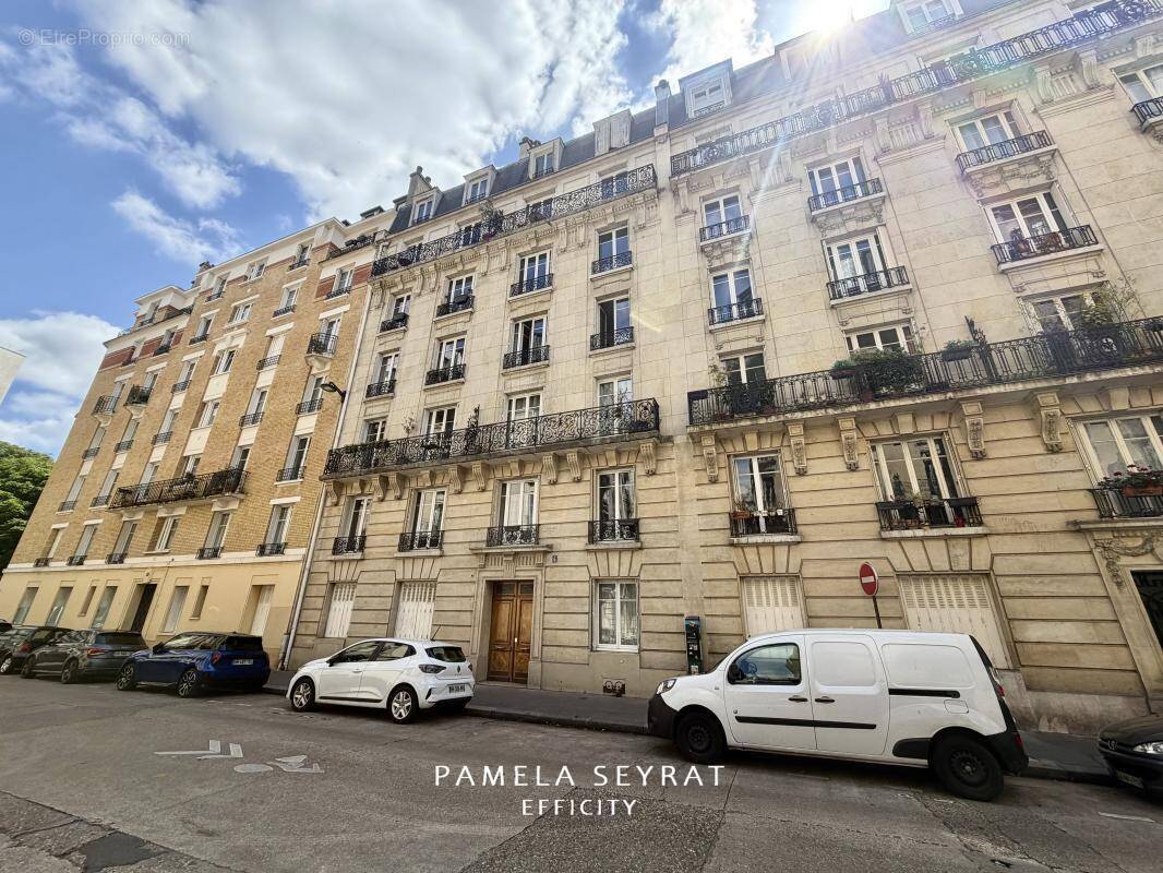 Appartement à PARIS-15E
