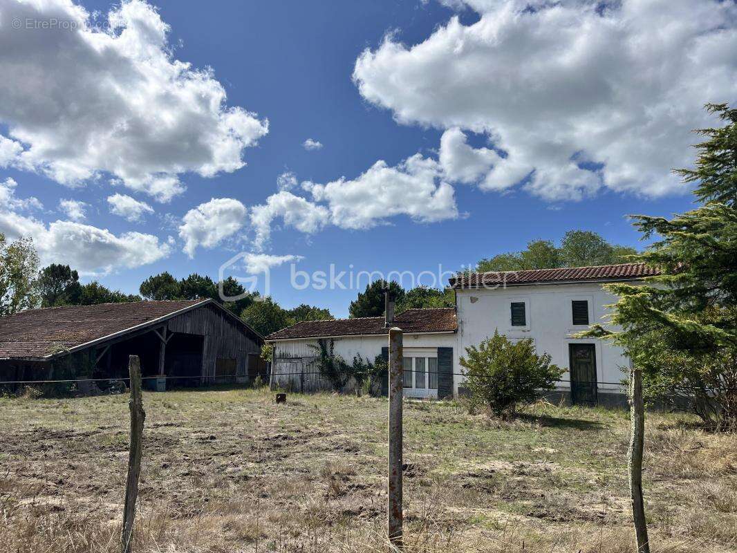 Maison à GRAYAN-ET-L&#039;HOPITAL