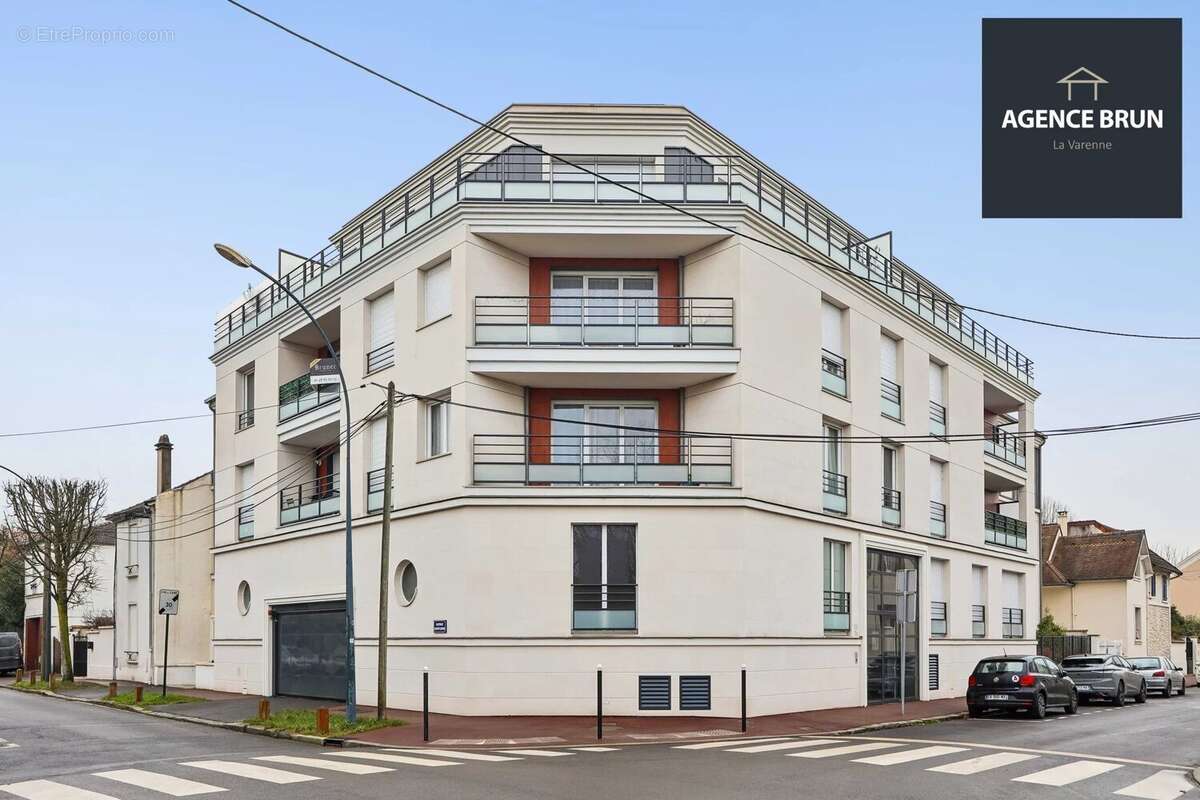 Appartement à SAINT-MAUR-DES-FOSSES