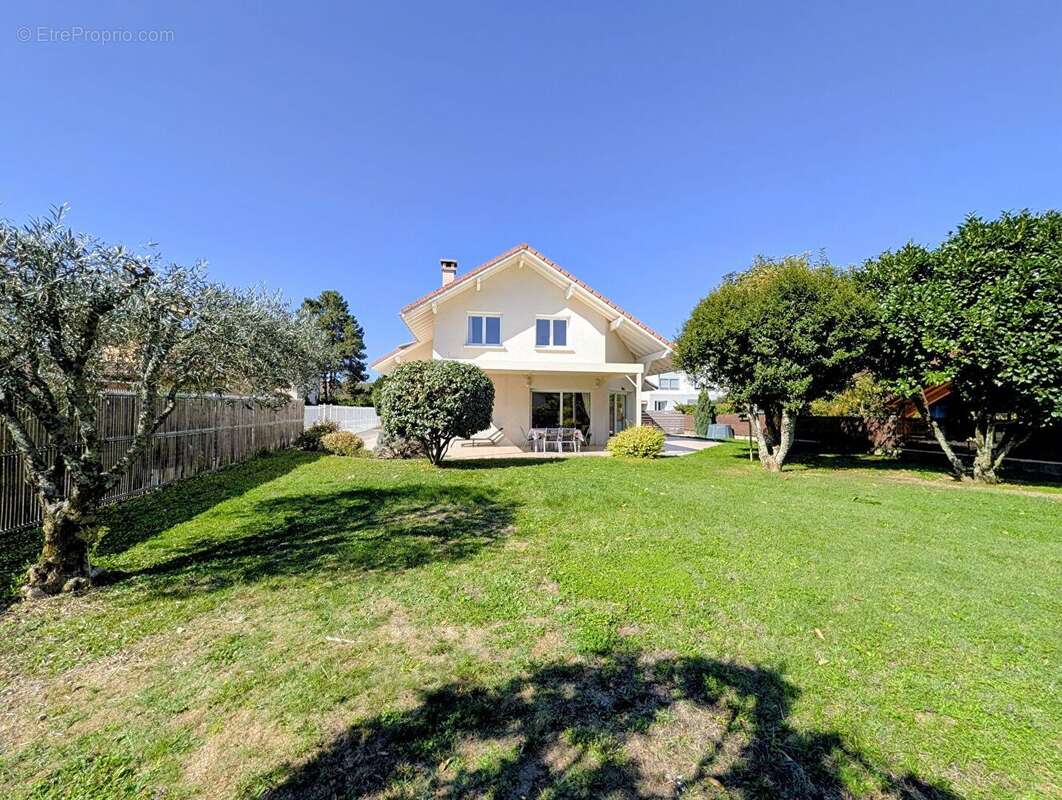 Maison à BRISON-SAINT-INNOCENT