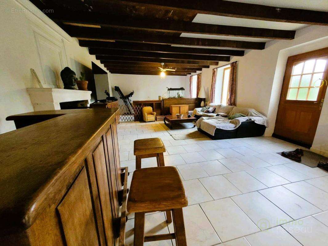 Maison à SAINT-SORLIN-DE-CONAC