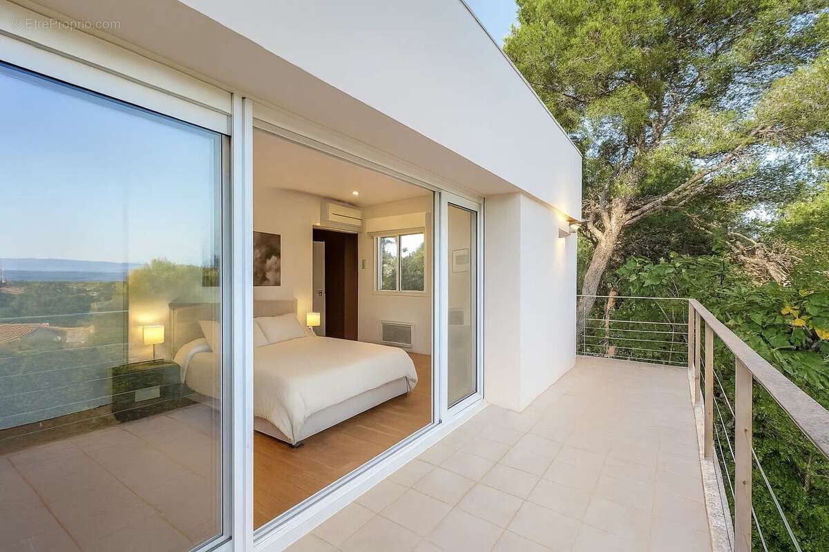 Maison à HYERES