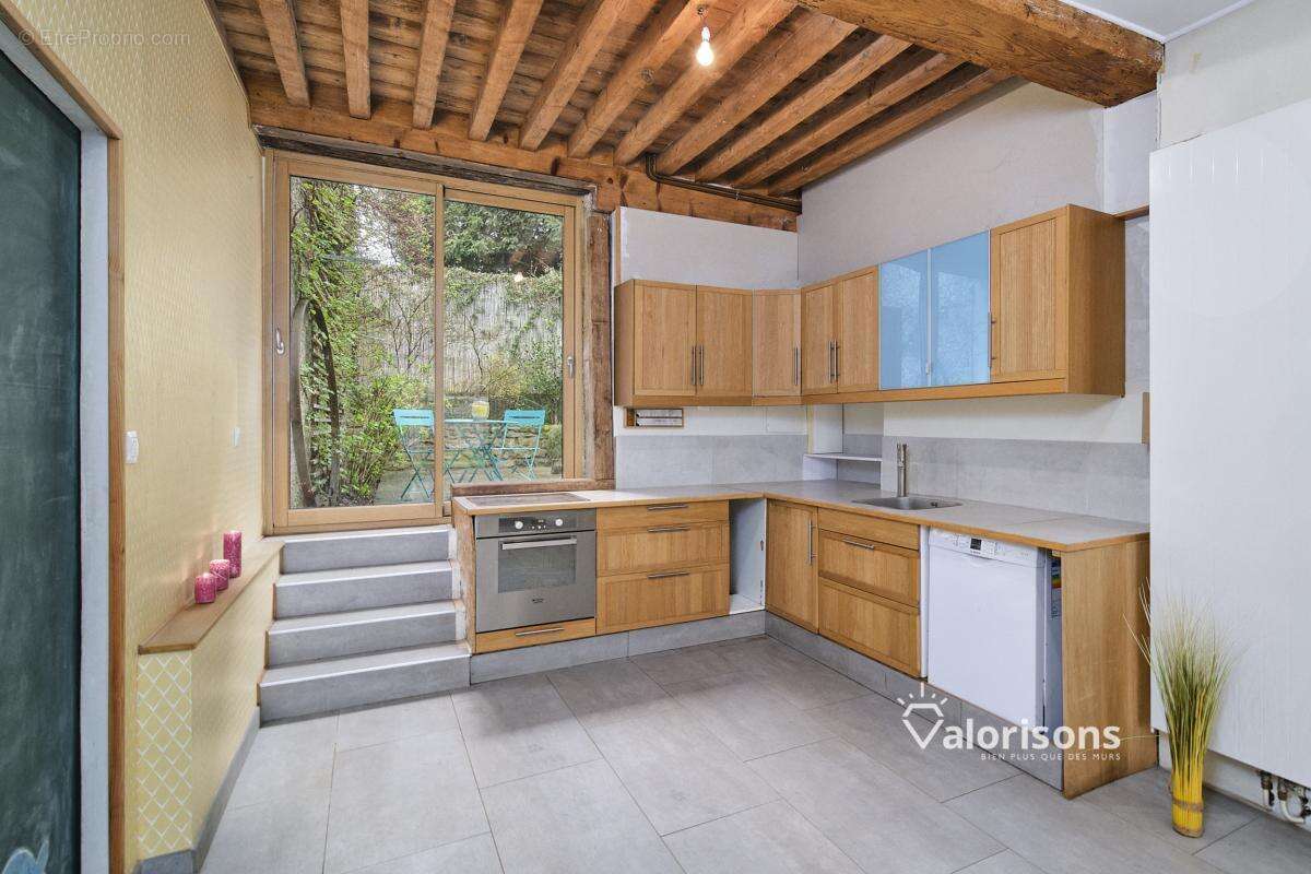 Maison à NEUVILLE-SUR-SAONE