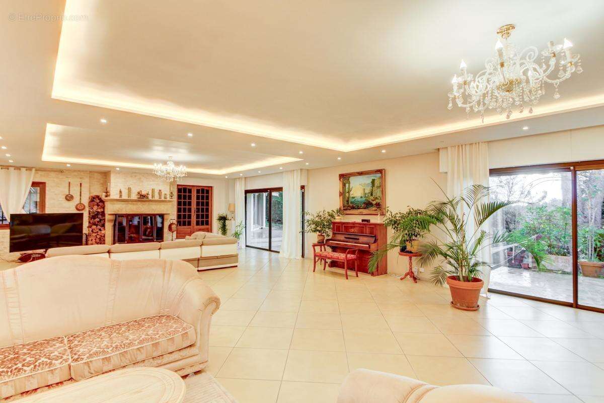 Maison à LA COLLE-SUR-LOUP