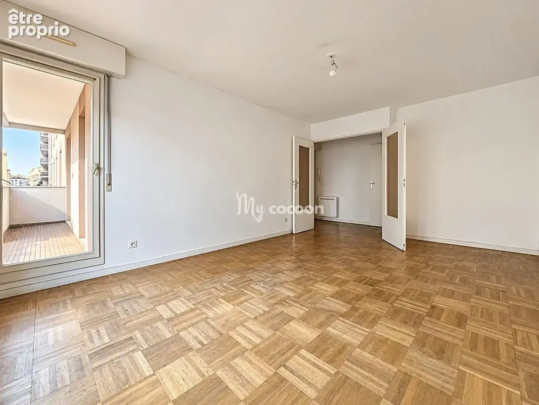 Place Saint Louis - T3 - 70 m² - Balcon Cave - photo 5