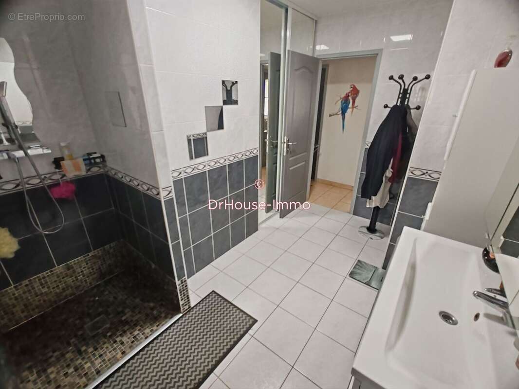 Maison 159 m² à Dange-Saint-Romain  - photo 26
