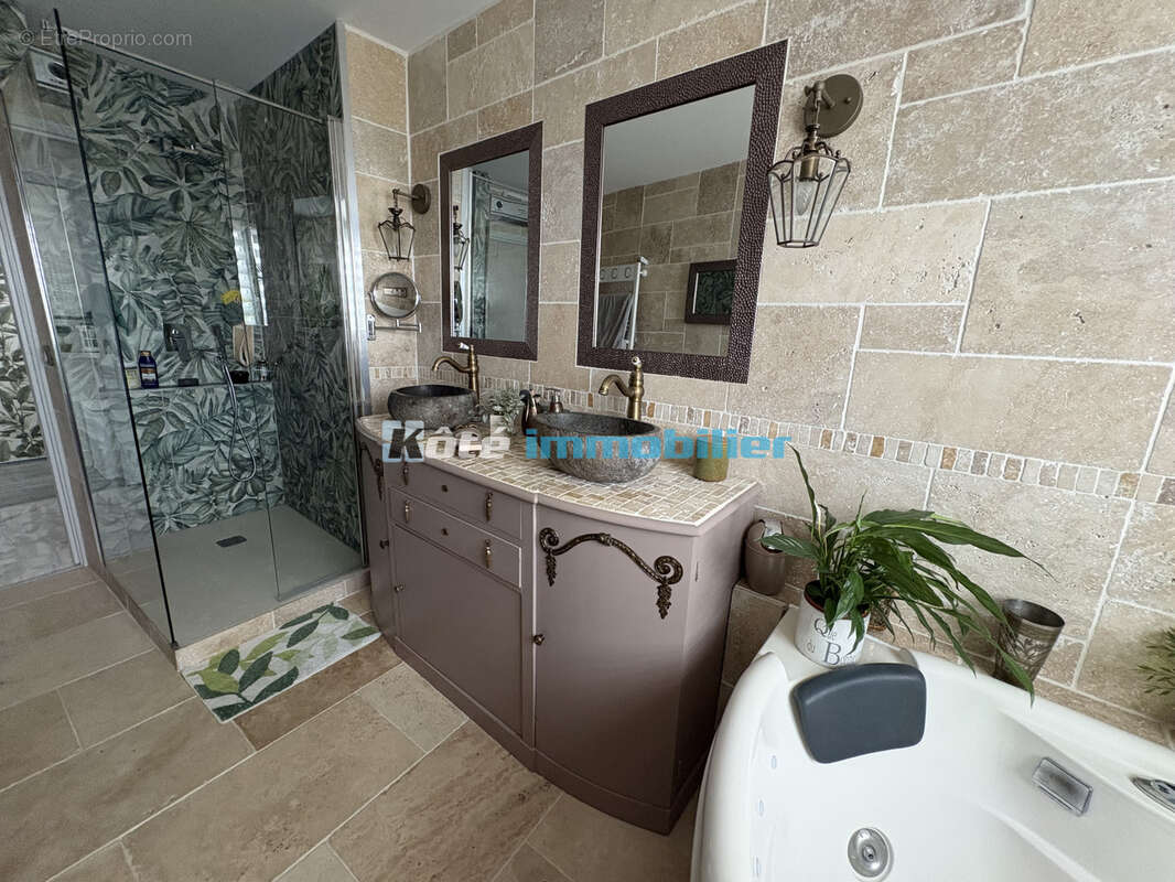 Tarbes centre t4 de 125.33 m2 entierement renove avec balcon filant - photo 12
