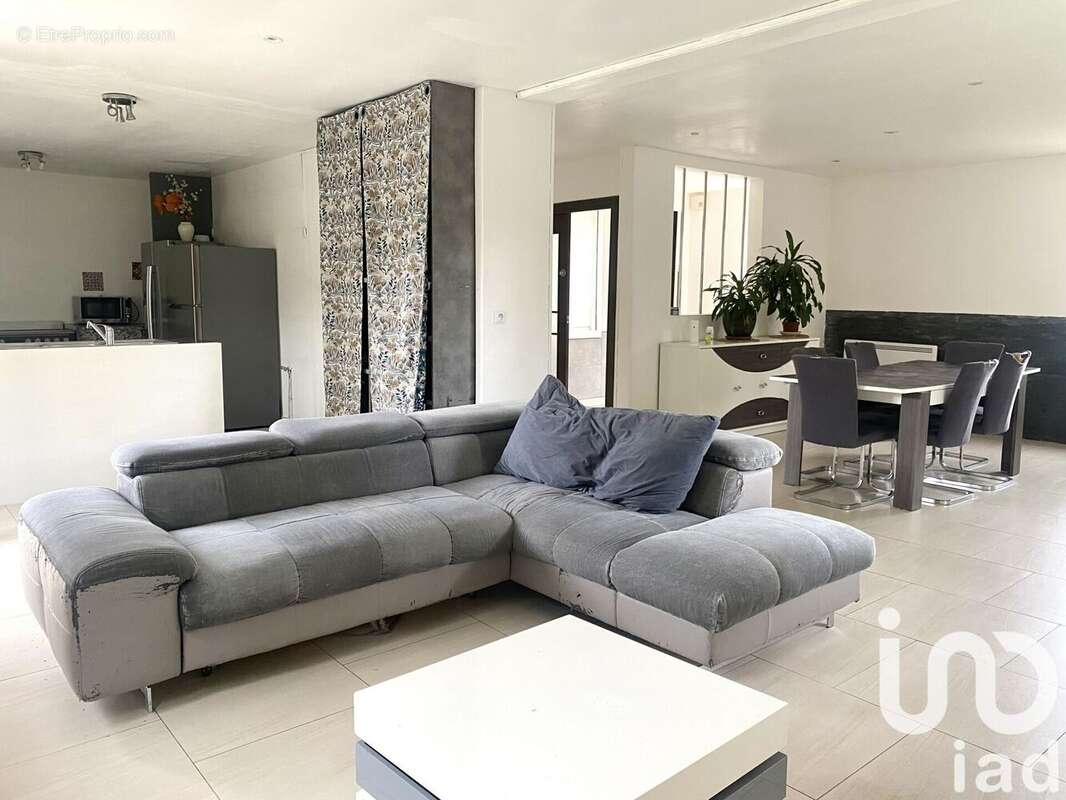 Photo 8 - Maison à SAINT-JUST-SAUVAGE