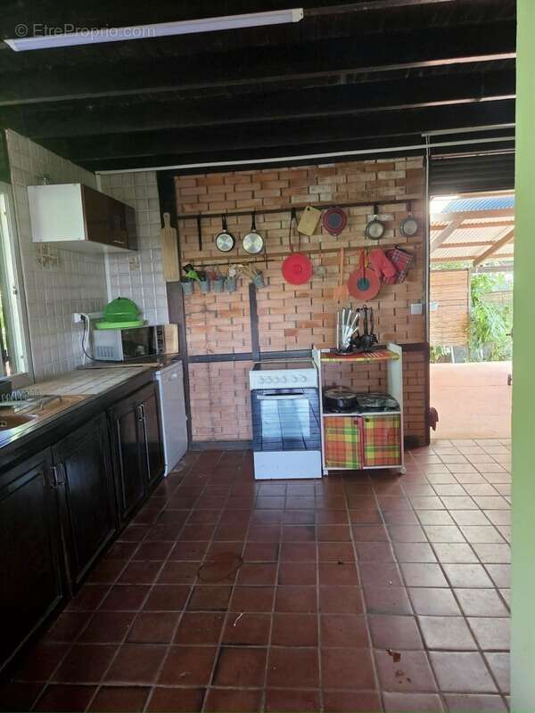 Maison à REMIRE-MONTJOLY