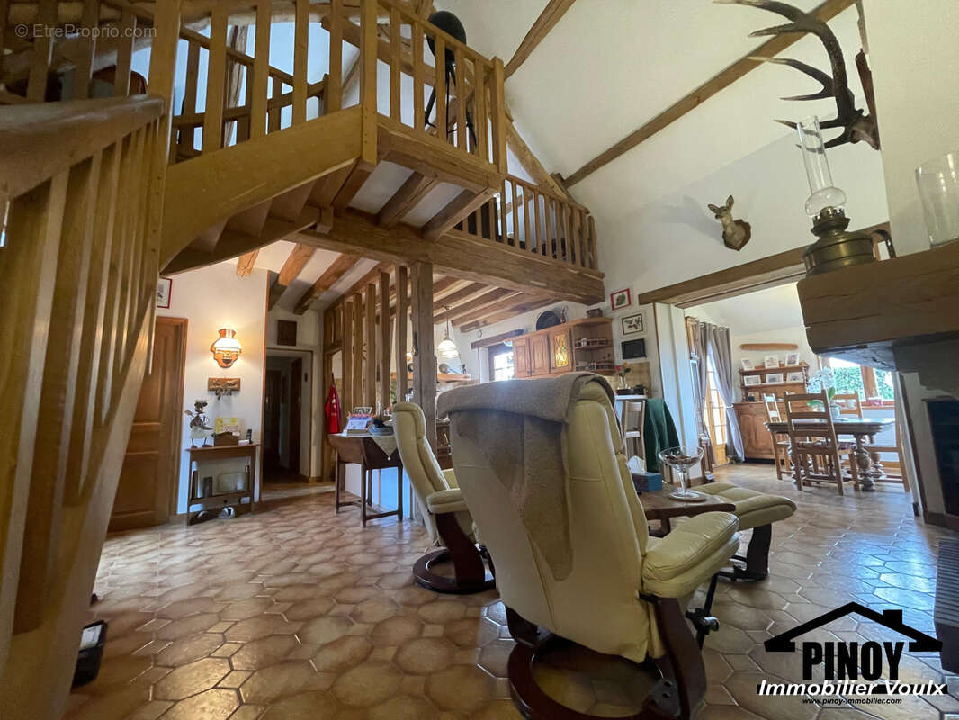 Maison à VILLETHIERRY