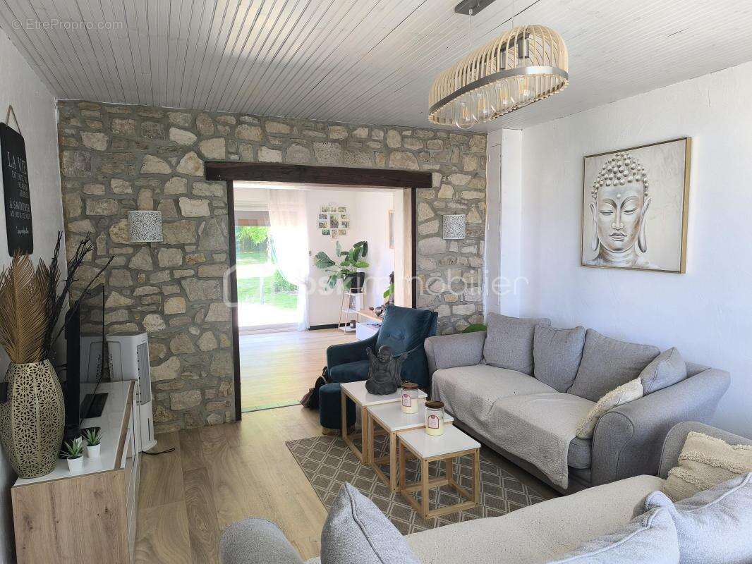 Maison à VILLAINES-SOUS-LUCE