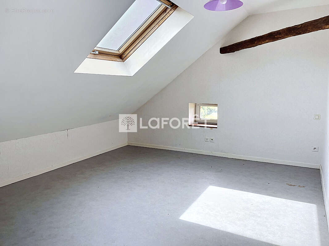 Appartement à MONTFERRAND-LE-CHATEAU