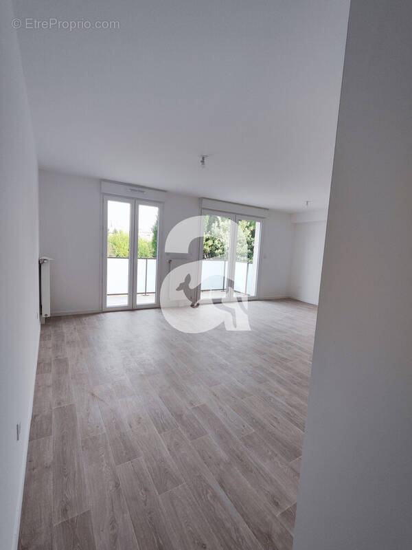 Appartement à VILLENEUVE-SAINT-GERMAIN