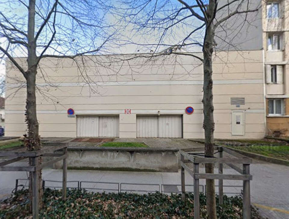 Parking à VILLEURBANNE