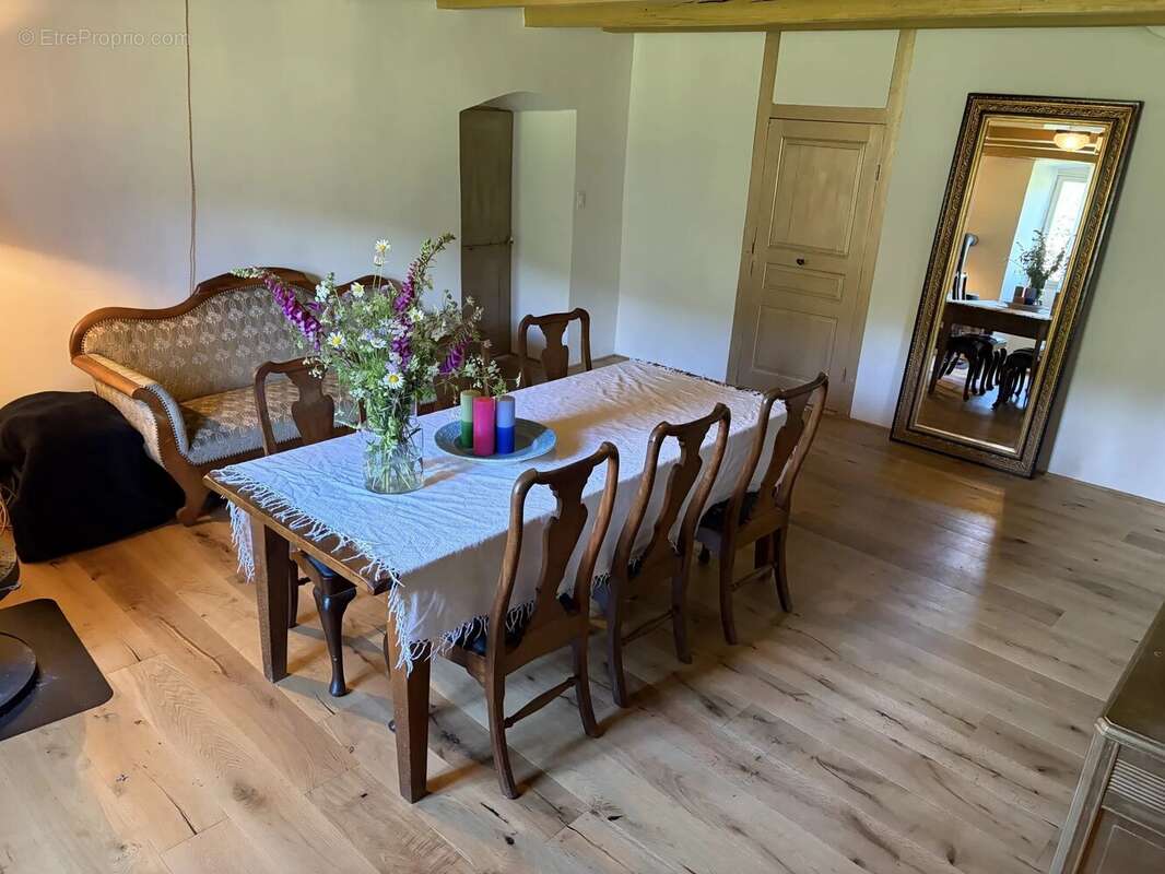 Appartement à SAINT-SYMPHORIEN-DE-MAHUN