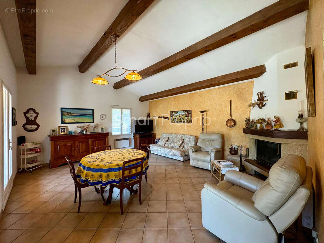 Maison à ALLEMAGNE-EN-PROVENCE