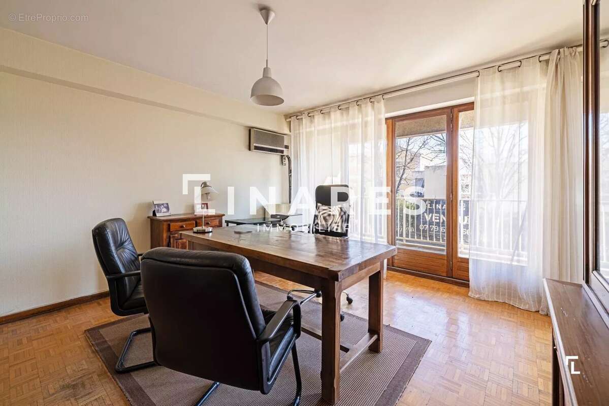 PRADO MED - Cabinet Médical de  83m² - Terrasse - 13008 Rond point du Prado - photo 2