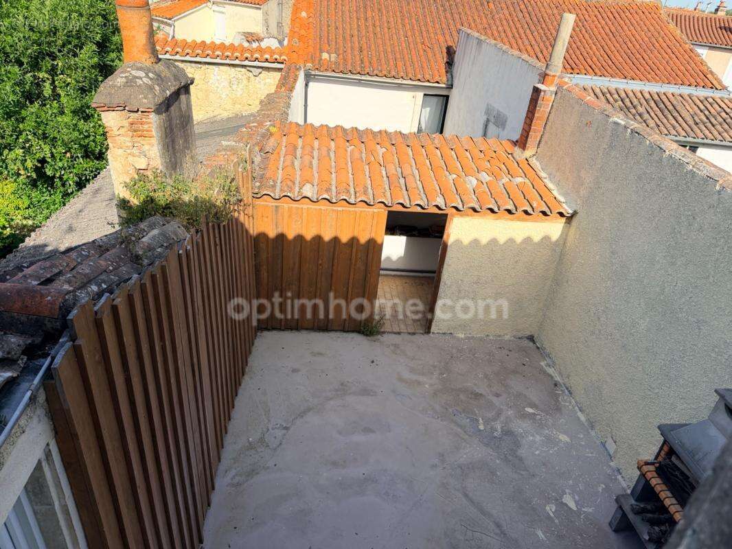 Immeuble de rapport clé en main en plein centre de marans  17230 - photo 12