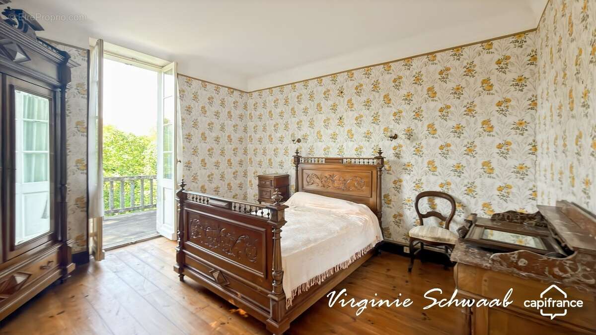 POUILLON (40) Maison de caractère 14 pièces – 9 chambres – Dépendances – 1 hectare de terrain - photo 8