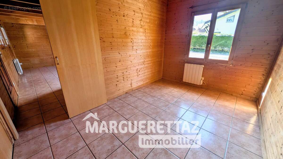 Maison à LA ROCHE-SUR-FORON