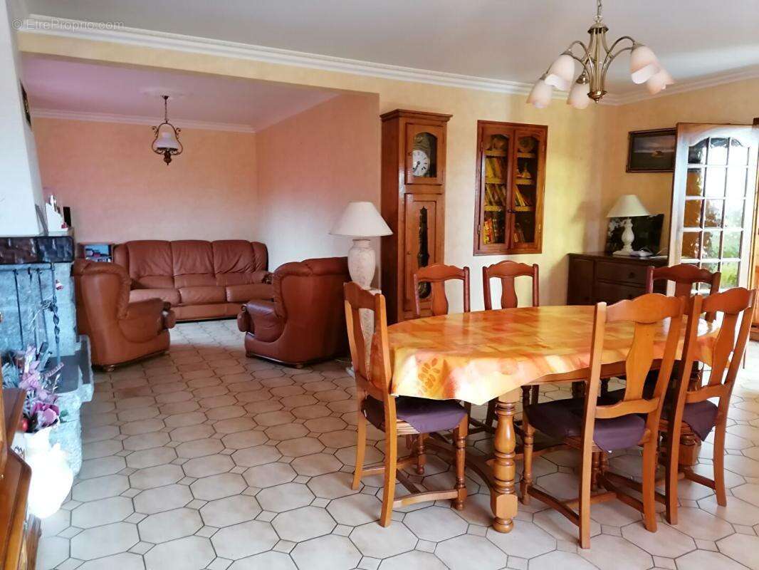 Maison à CARO