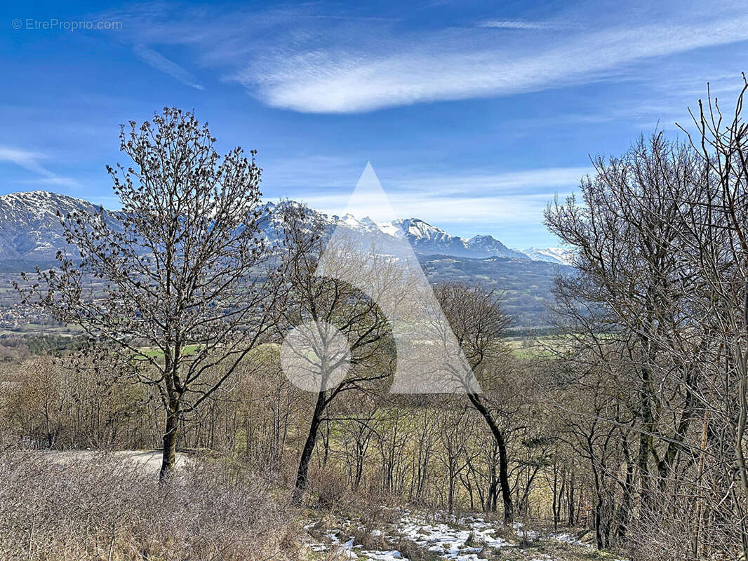 Terrain à LA FARE-EN-CHAMPSAUR