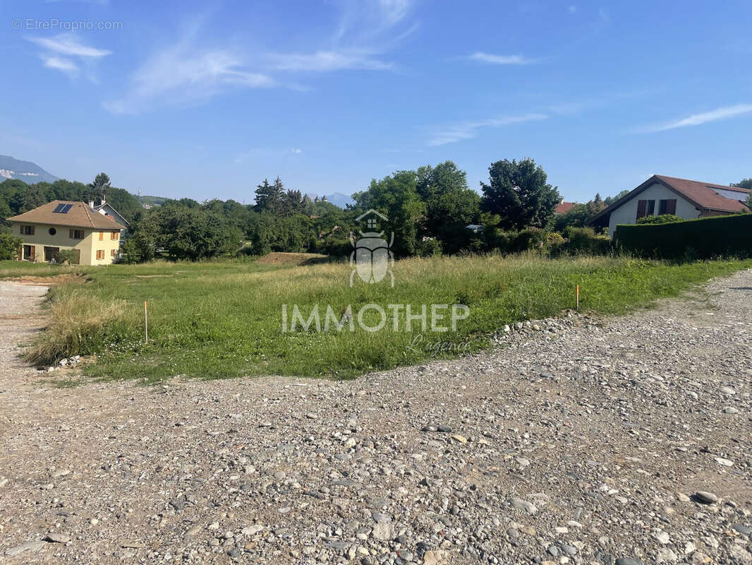 Terrain 746 m² à Jarrie  - photo 8
