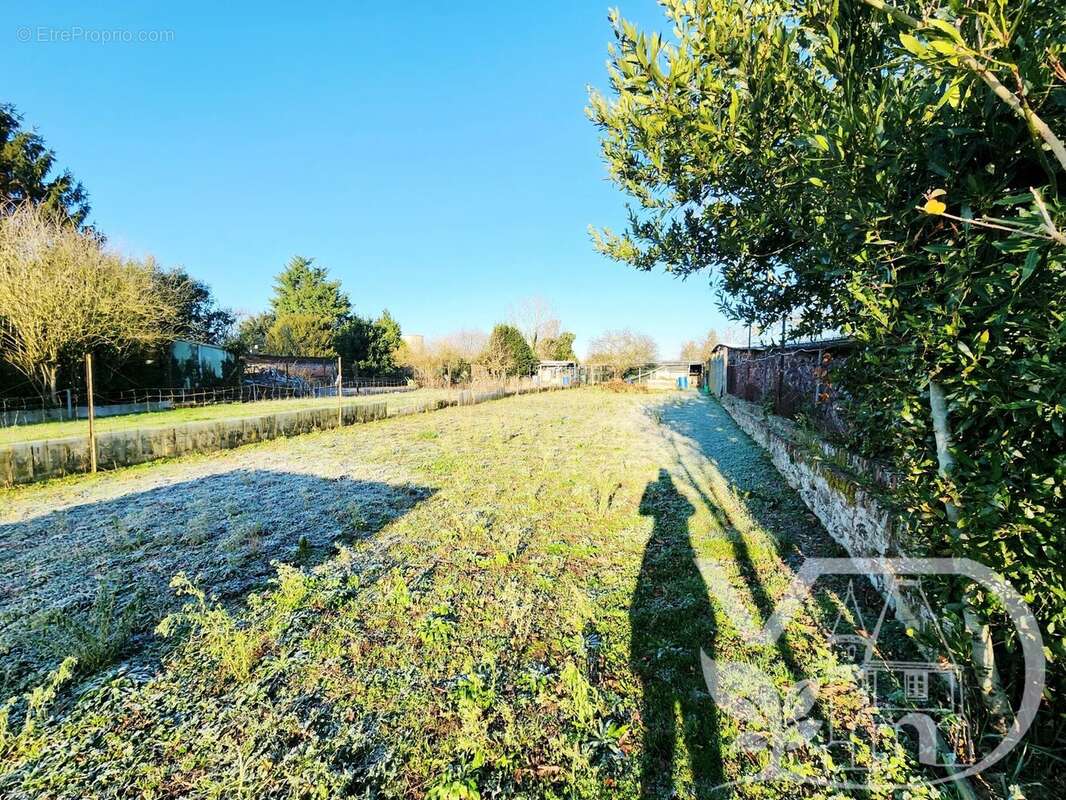 Appartement à BRESLES