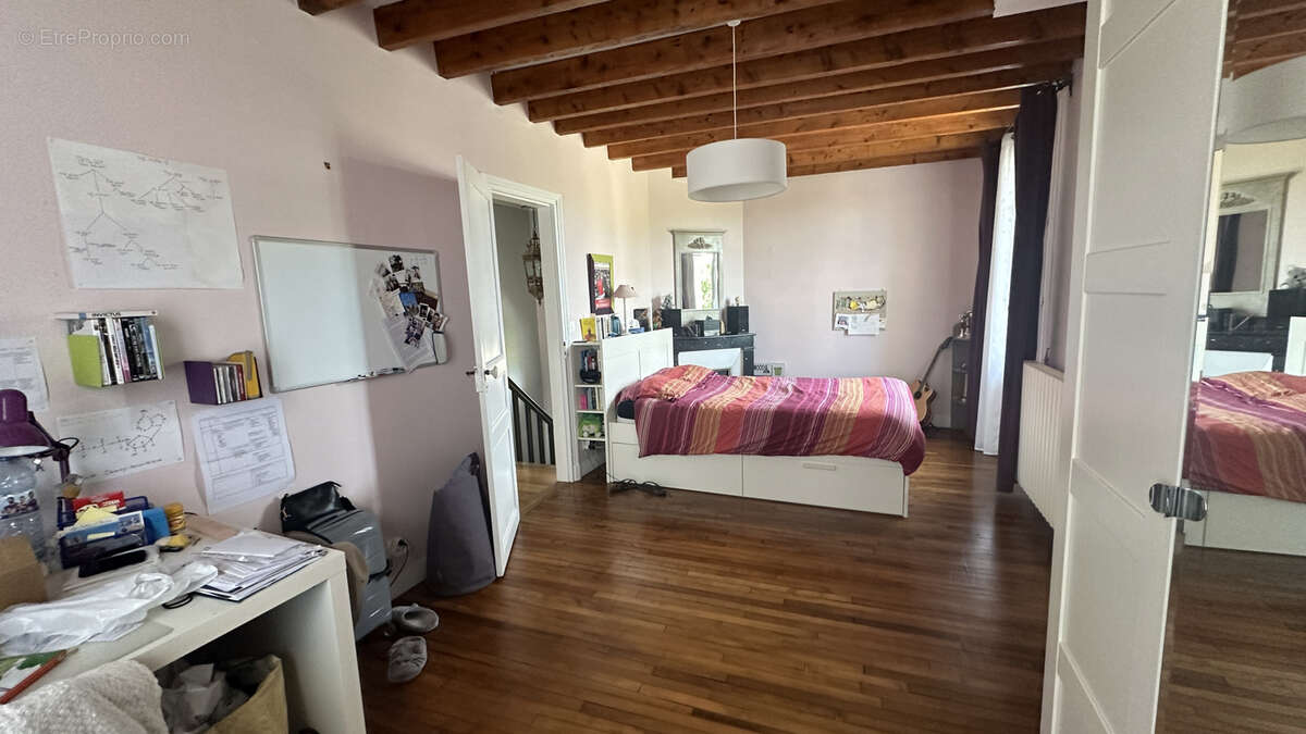 Maison à MAROLLES-EN-HUREPOIX