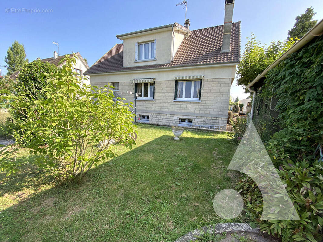 Maison à CREPY-EN-VALOIS