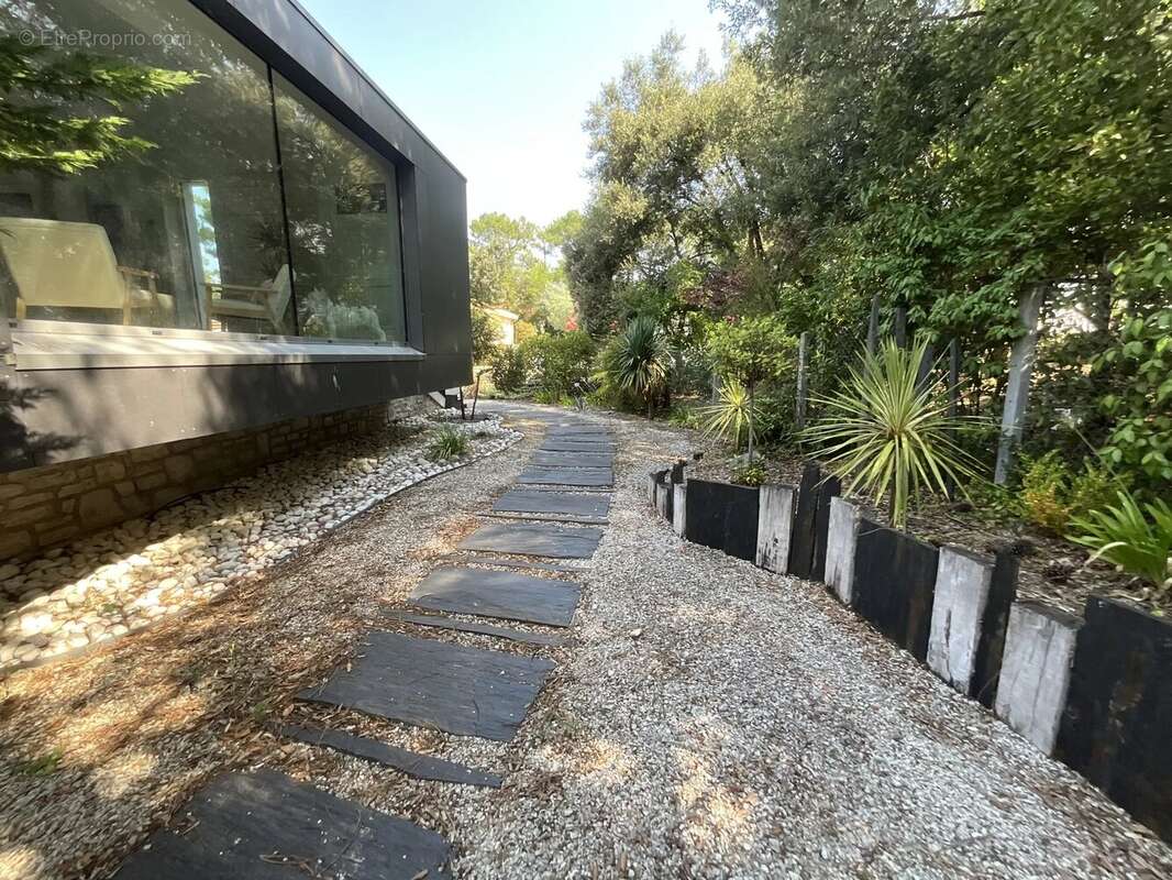 Villa contemporaine de 230 m² - photo 16