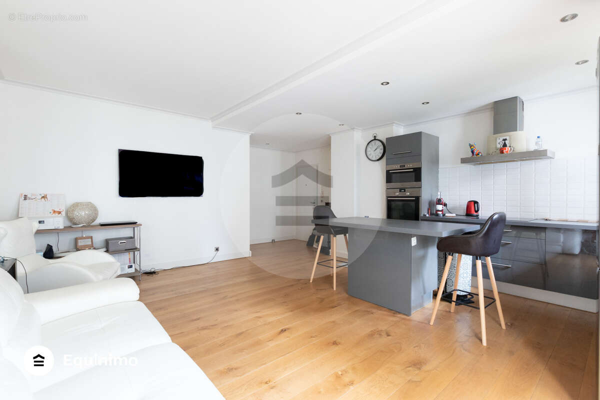 Neuilly les Sablons - Appartement 2 pièces 59m2 rue du commandant Pilot au 2ème étage avec balcon - photo 2