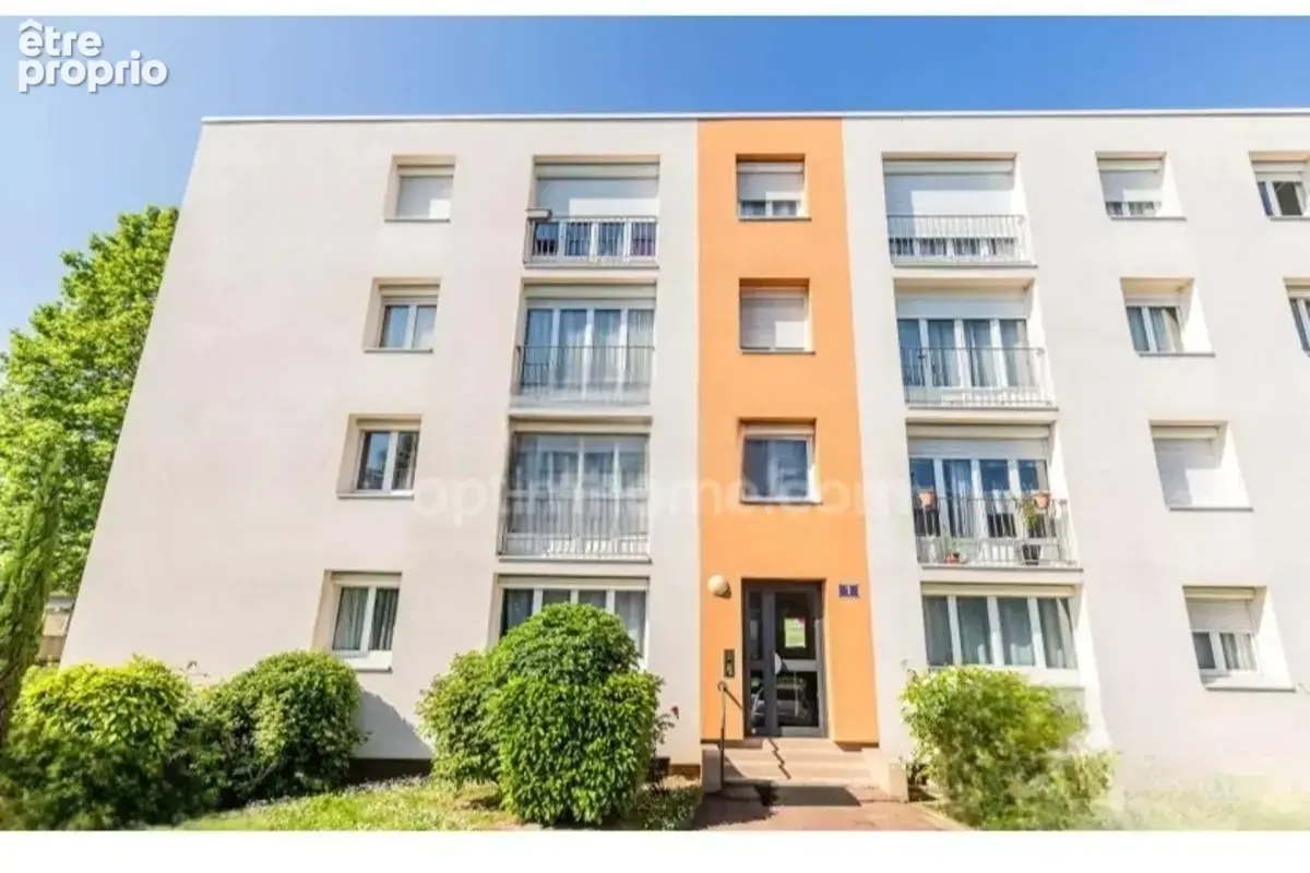Appartement à vendre 5 pièces, 3 chambres, possible 4 chambres + cave - photo 3
