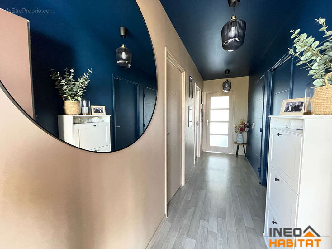Appartement à LA MEZIERE