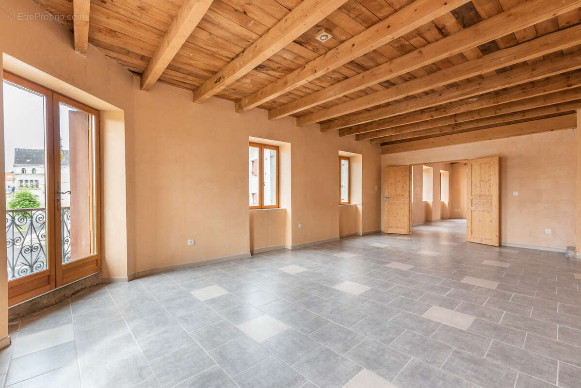 Appartement à CRAPONNE-SUR-ARZON