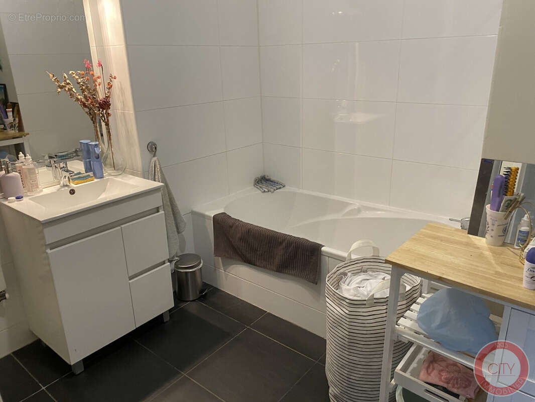 SALLE DE BAINS - Appartement à BORDEAUX