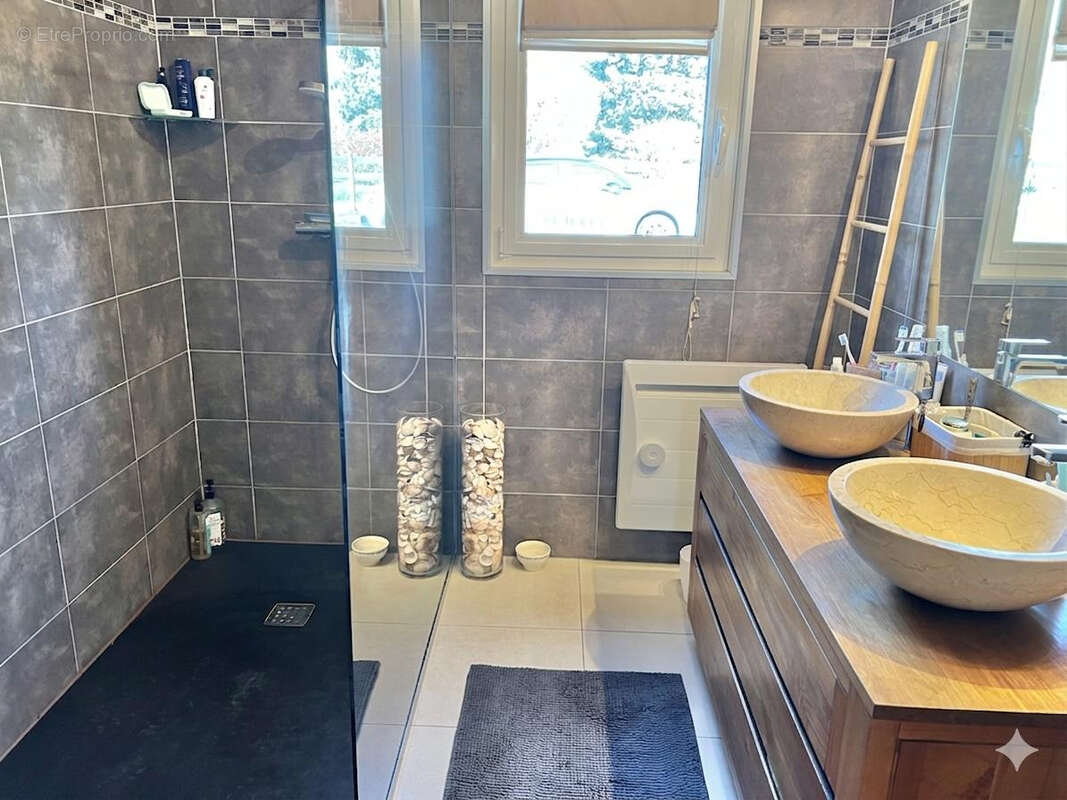 Maison à LA TOUR-DU-PIN